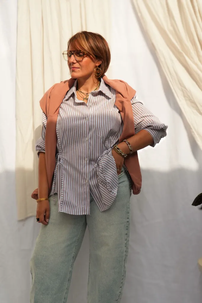Chemise rayée à nouer - Taupe — vue 9