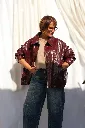 Veste zippée oversize en simili verni - Bordeaux — vue 4