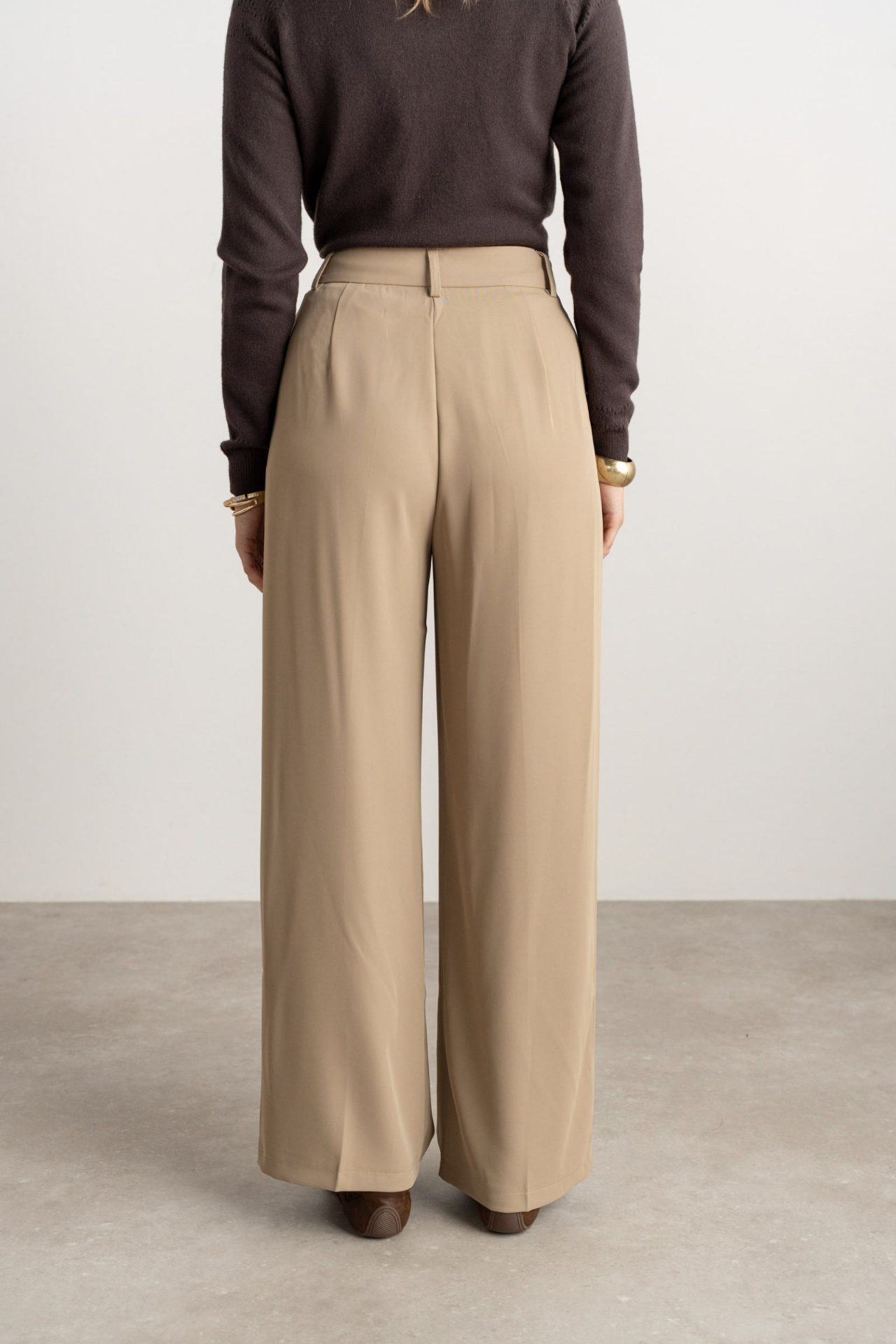 Pantalon de tailleur fluide avec plis plats - Pina - Camel (3)