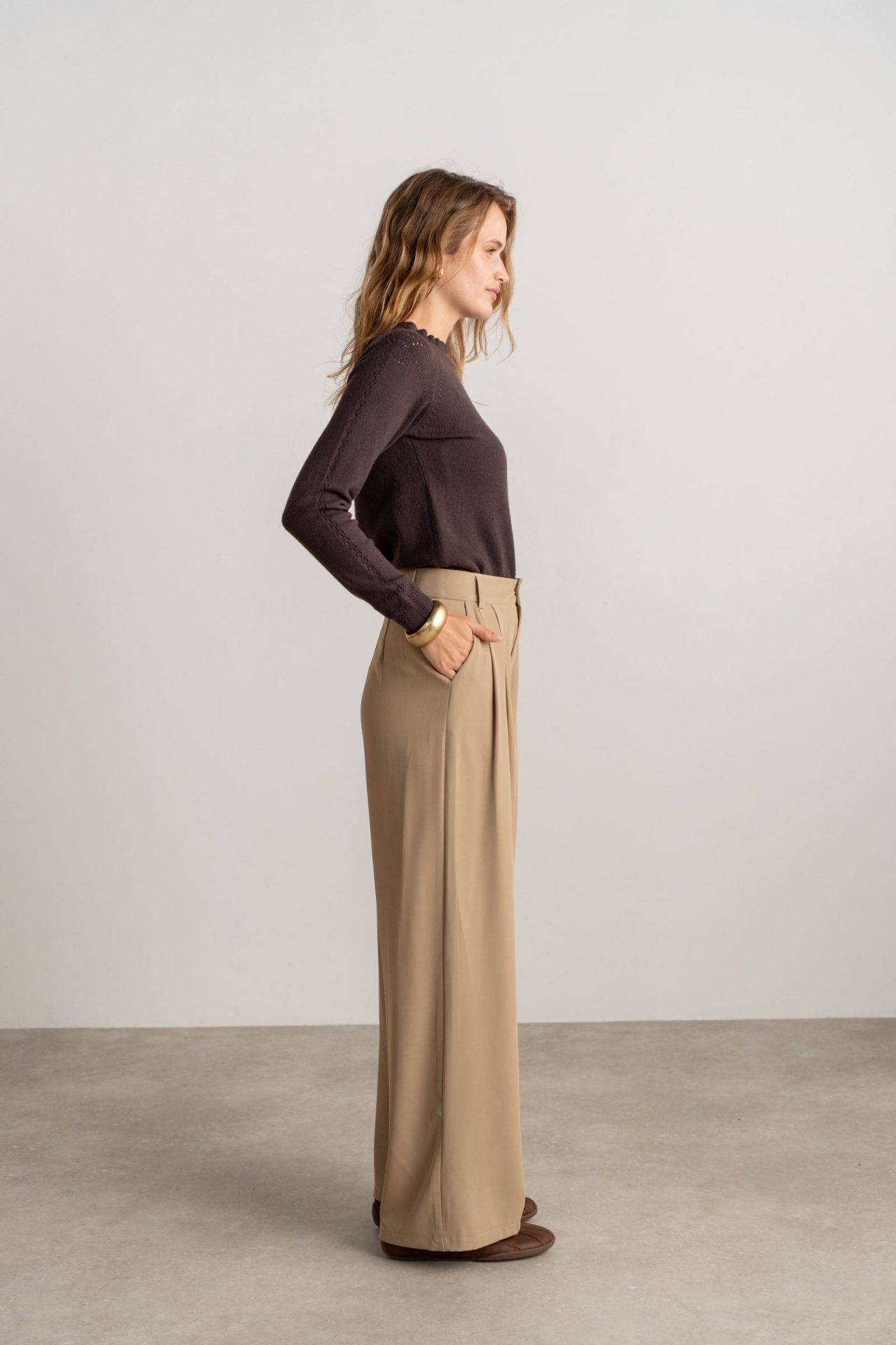 Pantalon de tailleur fluide avec plis plats - Pina - Camel (4)