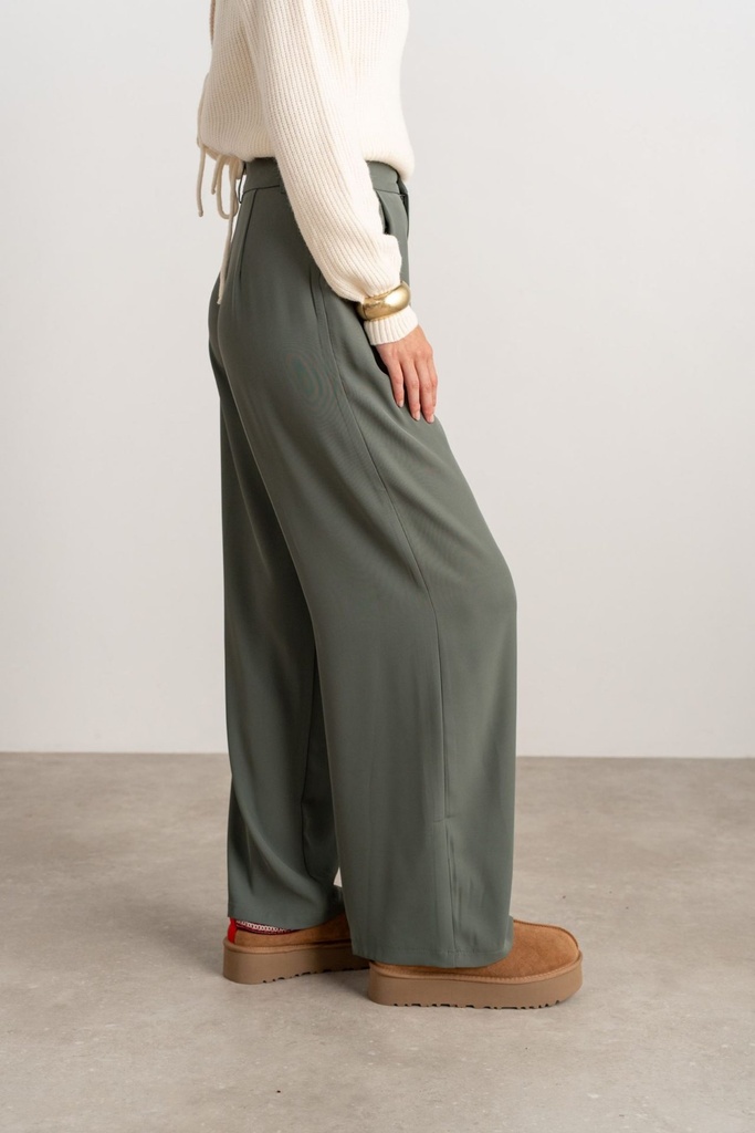 Pantalon de tailleur fluide avec plis plats - Pina - Vert sauge (2)