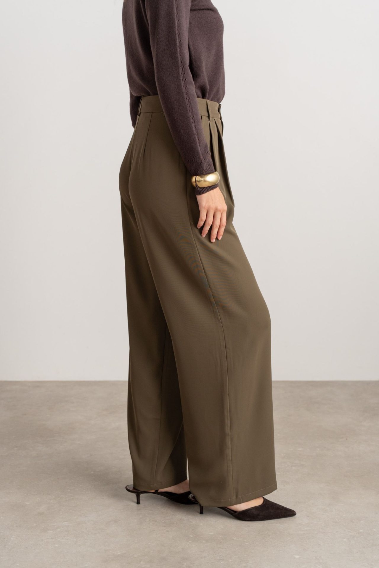 Pantalon de tailleur fluide avec plis plats - Pina - Kaki (4)
