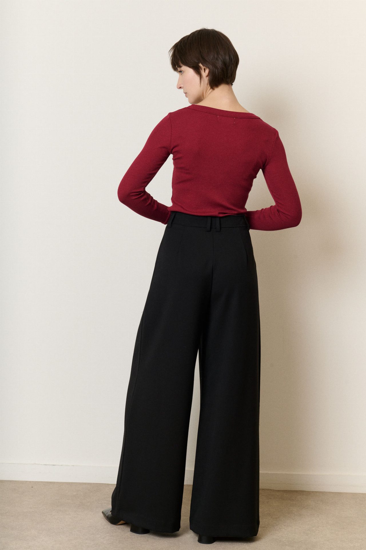 Pantalon de tailleur large à pinces - Noir (4)