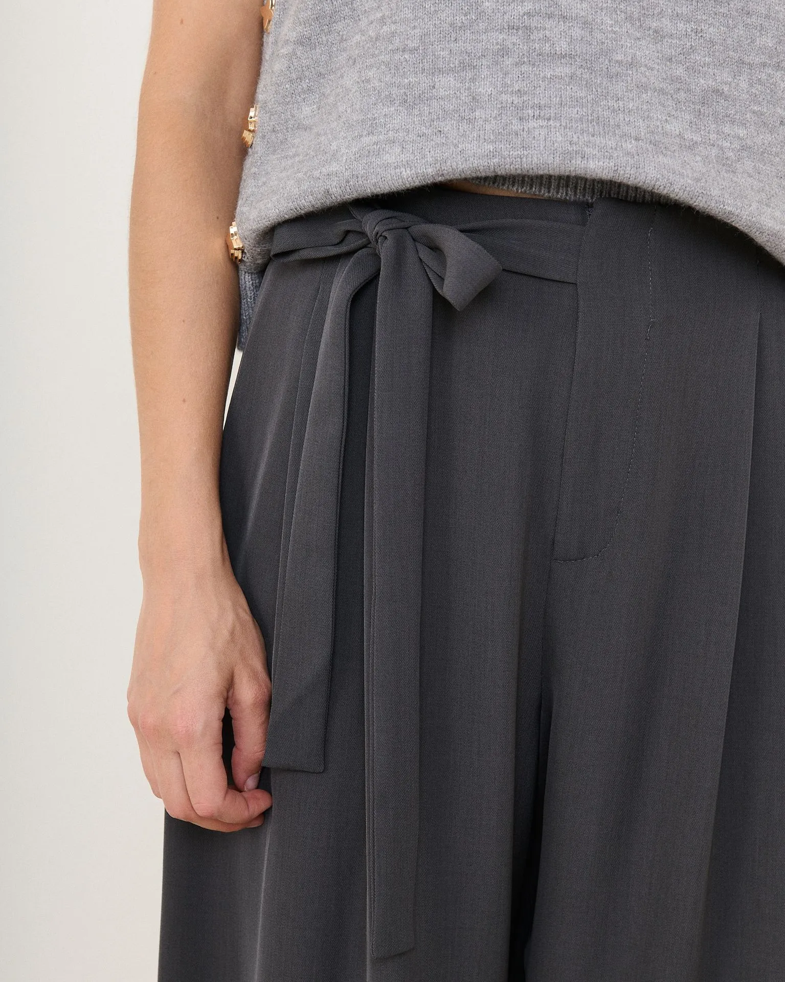 Pantalon de tailleur à nouer avec élastique au dos - Tara - gris — vue 4