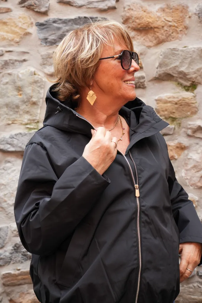 Veste courte à capuche - Noir — vue 5