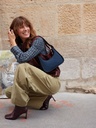Sac baguette en cuir de vachette suédé Bleu Nuit - Victoire (2)