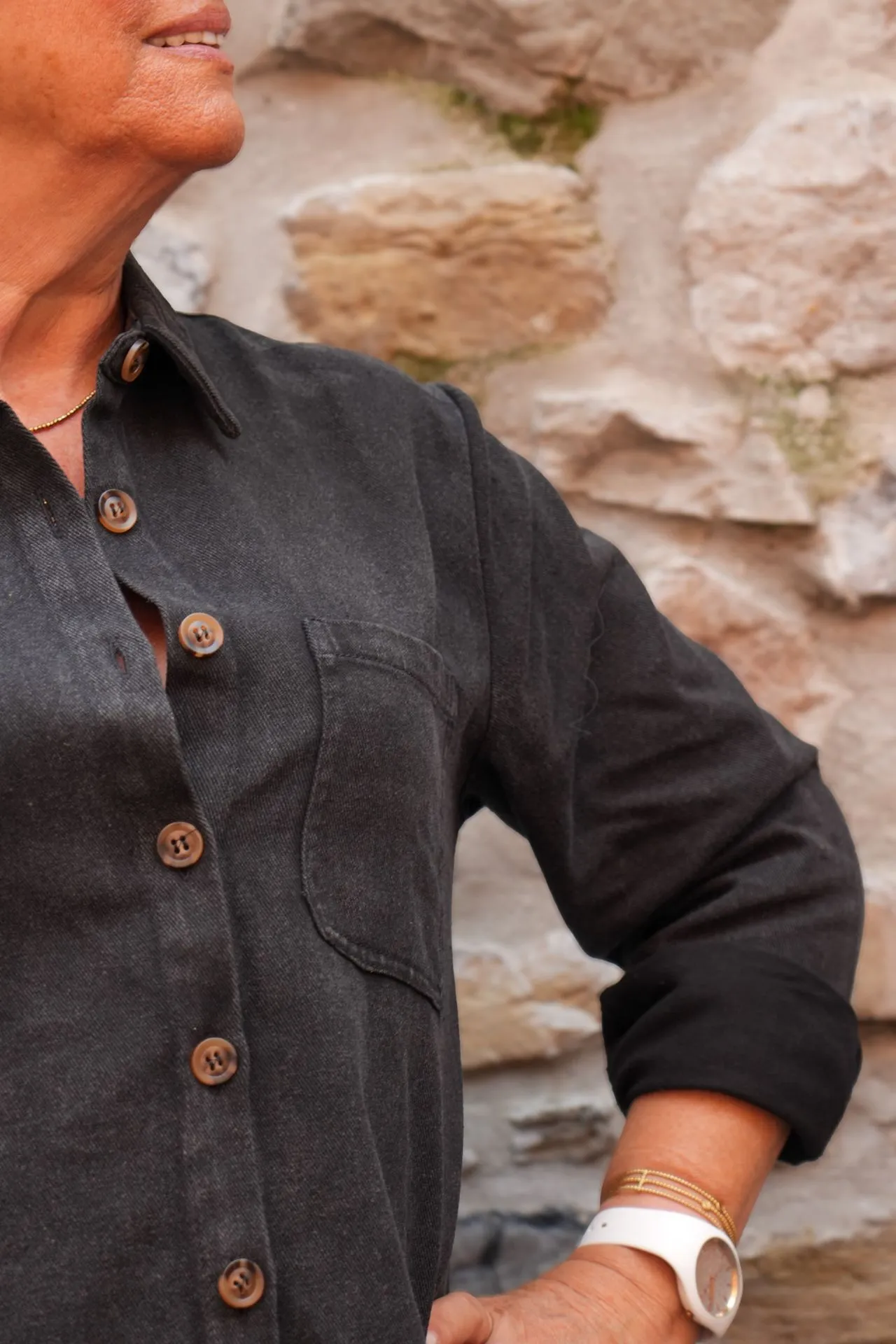 Robe chemise en coton délavé - Noir — vue 4