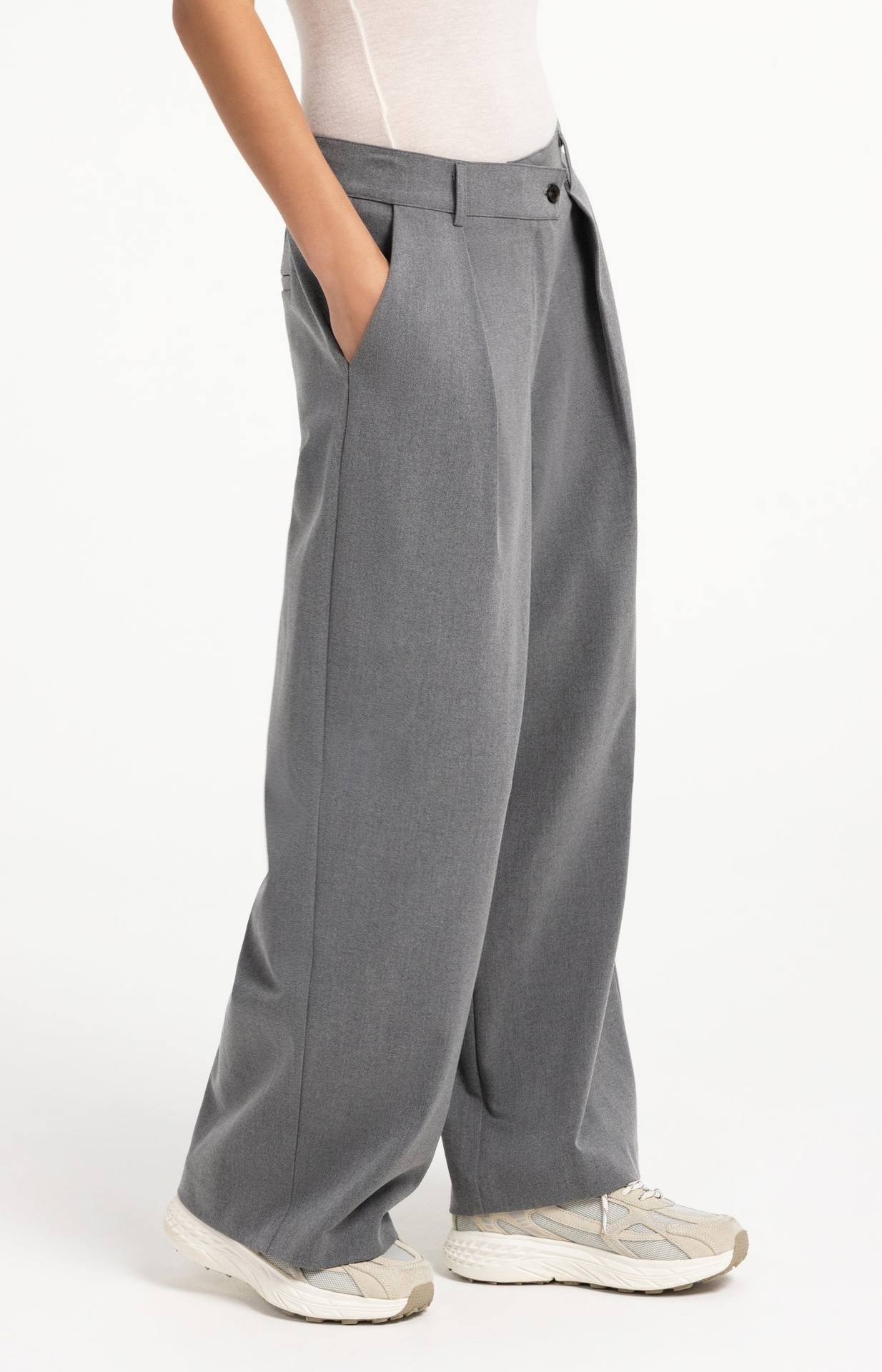 Pantalon en tissu à jambes larges et fermeture asymétrique - YAYA - Anthracite Melange (4)