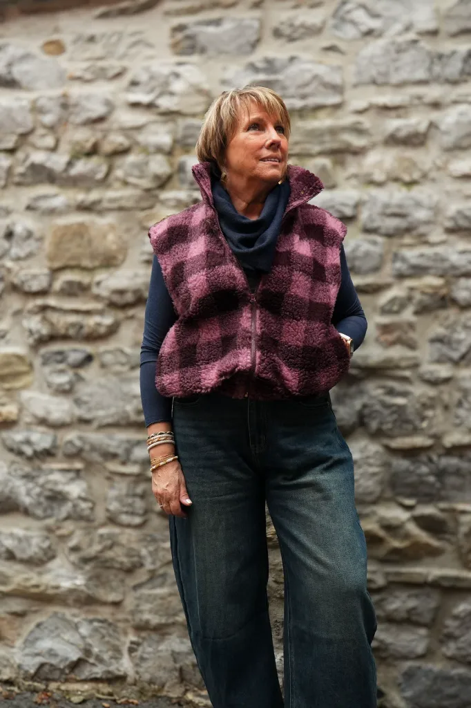 Gilet sherpa à carreaux - Acai et vieux rose (vue 5)