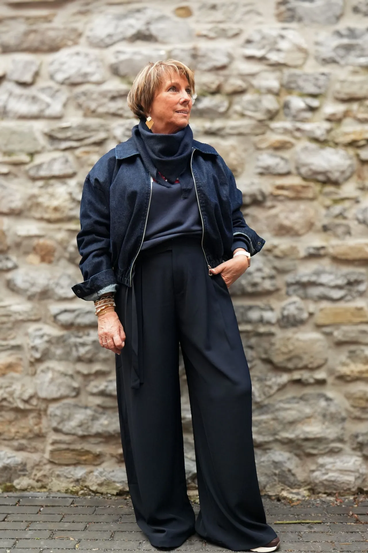 Pantalon de tailleur à nouer avec élastique au dos - Tara - Marine (vue 9)