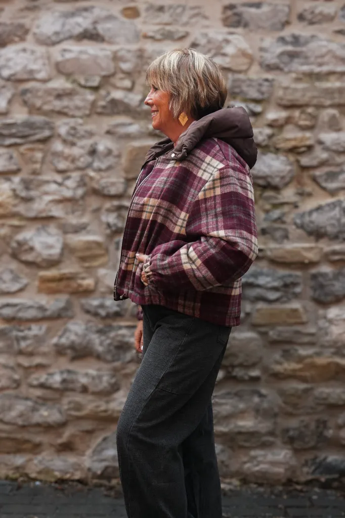 Veste à carreaux avec capuche - Bordeaux (vue 6)
