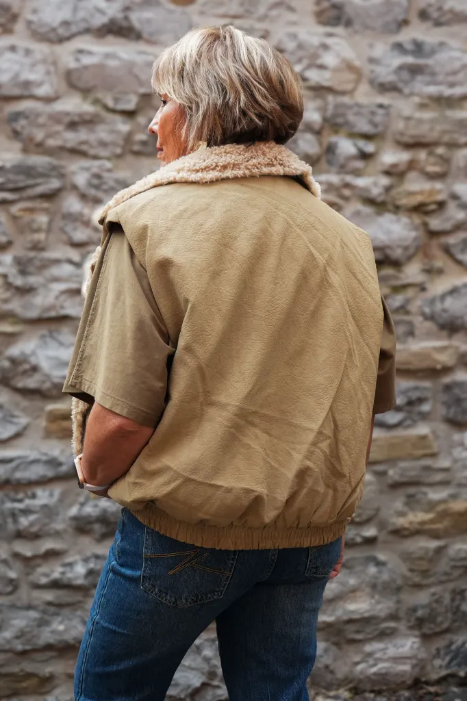 Veste sans manches col teddy revers - Beige