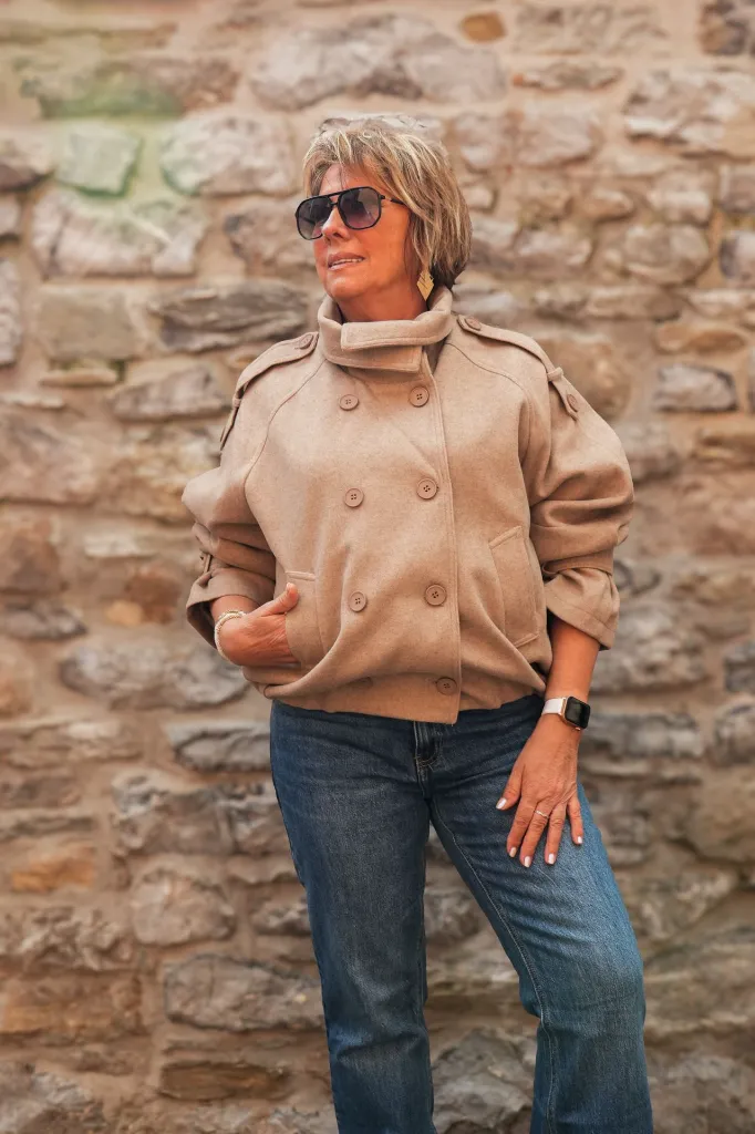Manteau court col entonnoir double boutonnage - Taupe (vue 8)