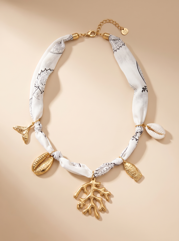 [45546-COLLIER-MAEVIE-BLANC] Collier en tissu avec charms océan - Maevie - Doré
