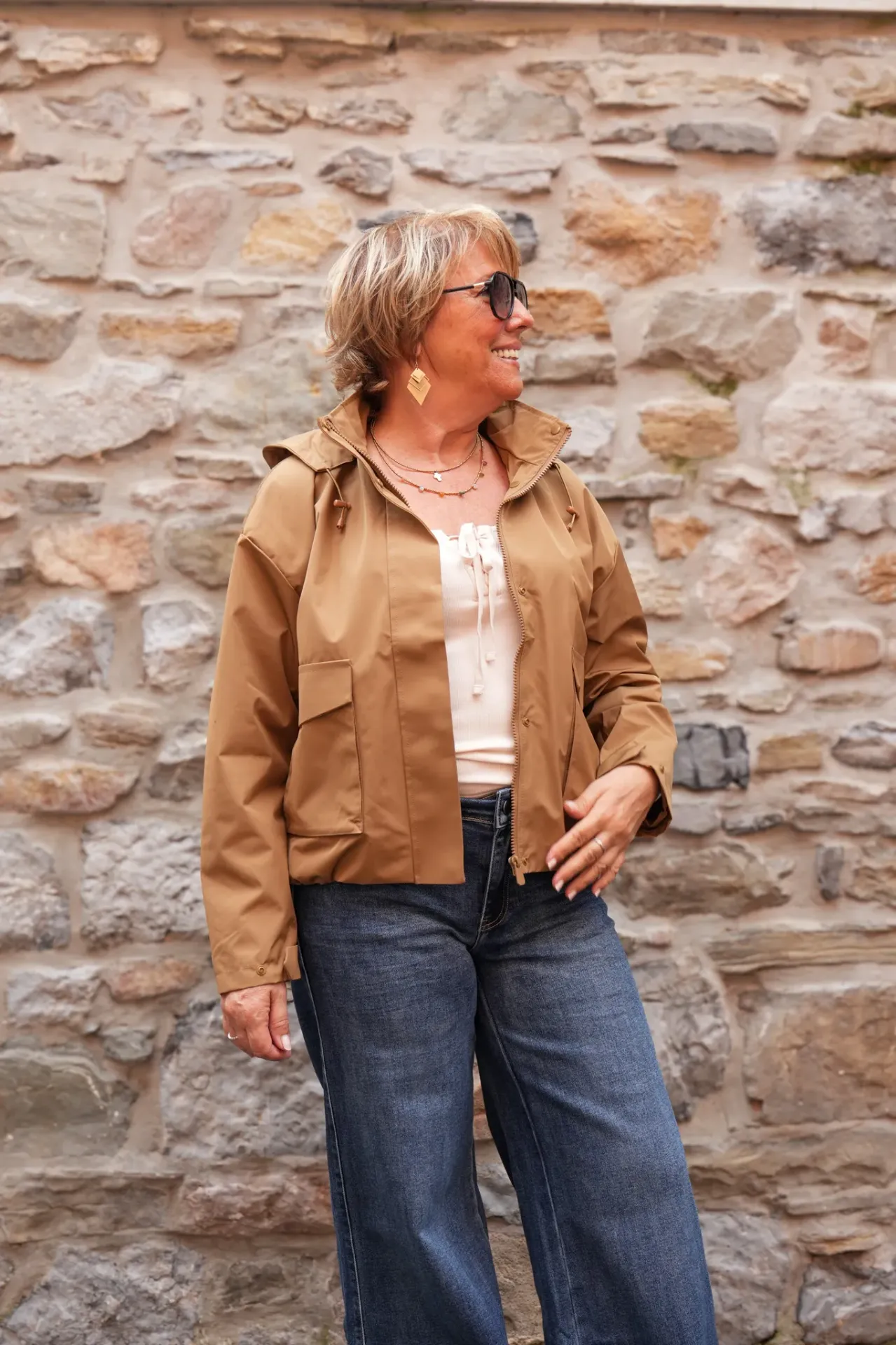 Parka courte à capuche camel, collection Back to Life