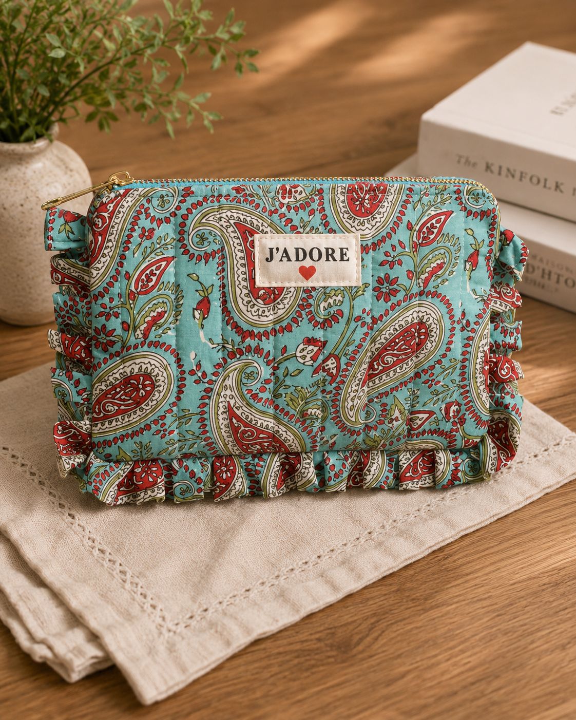 Trousse matelassée à volants - J'adore - Cachemire bleu