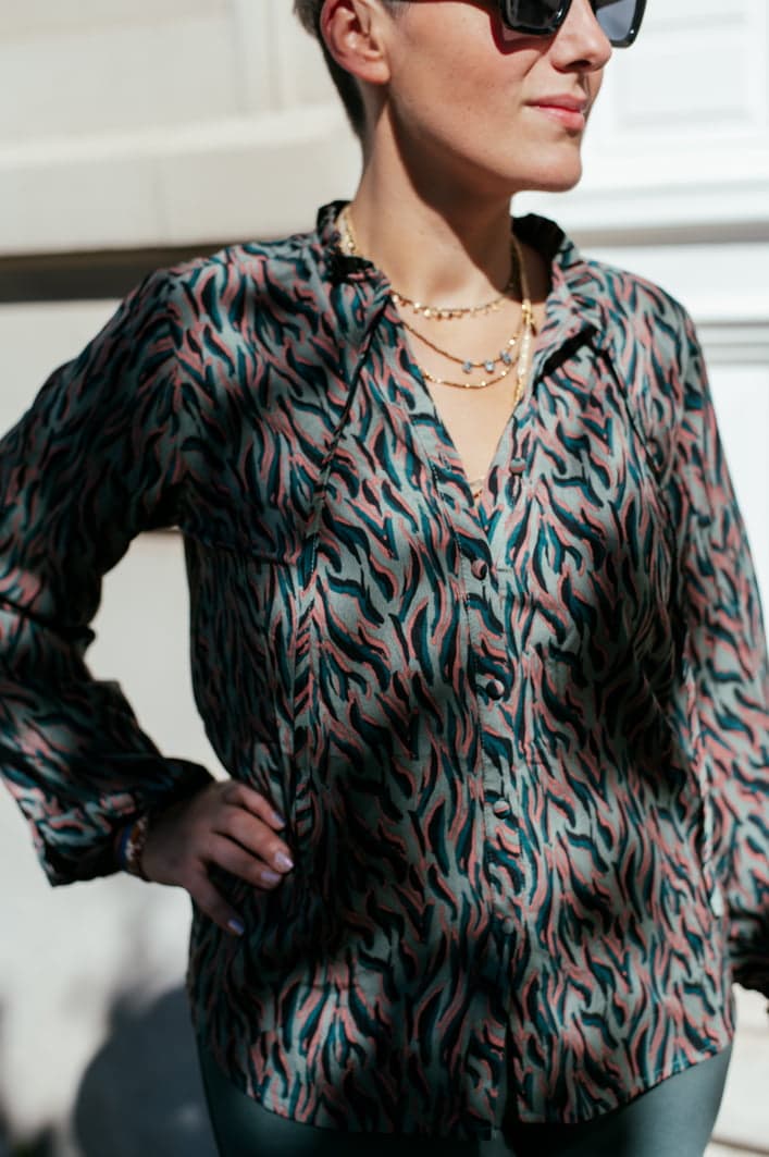 blouse a motifs lofty manner izzy koi carper 09