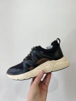 Basket basse pour femmes POELMAN - Carocel - noire et bronze détails texture animale