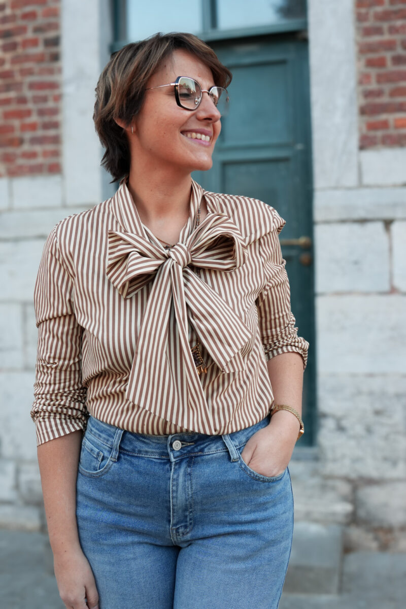 chemisier ligne avec col lavalliere camel 04