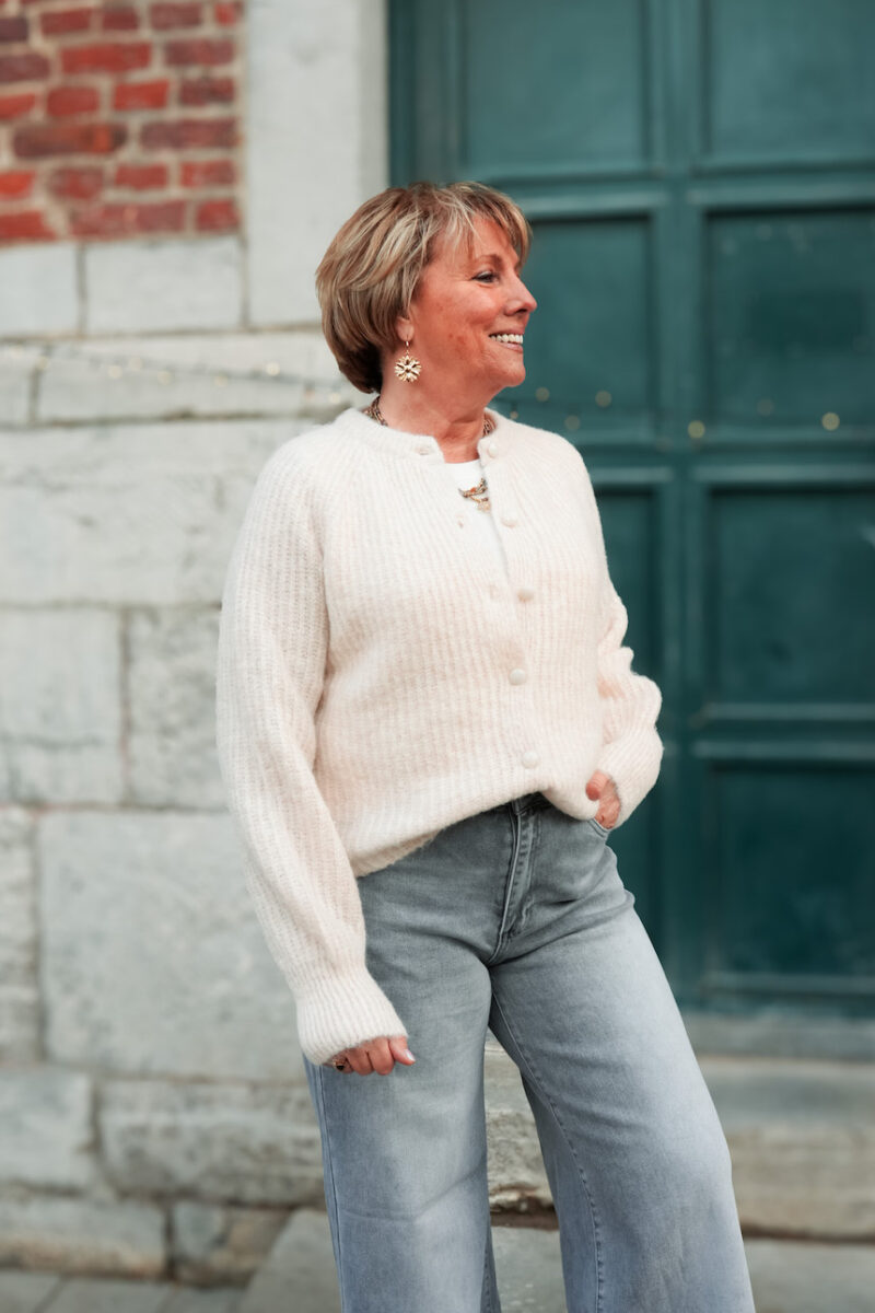 gilet a bouton col rond beige 04