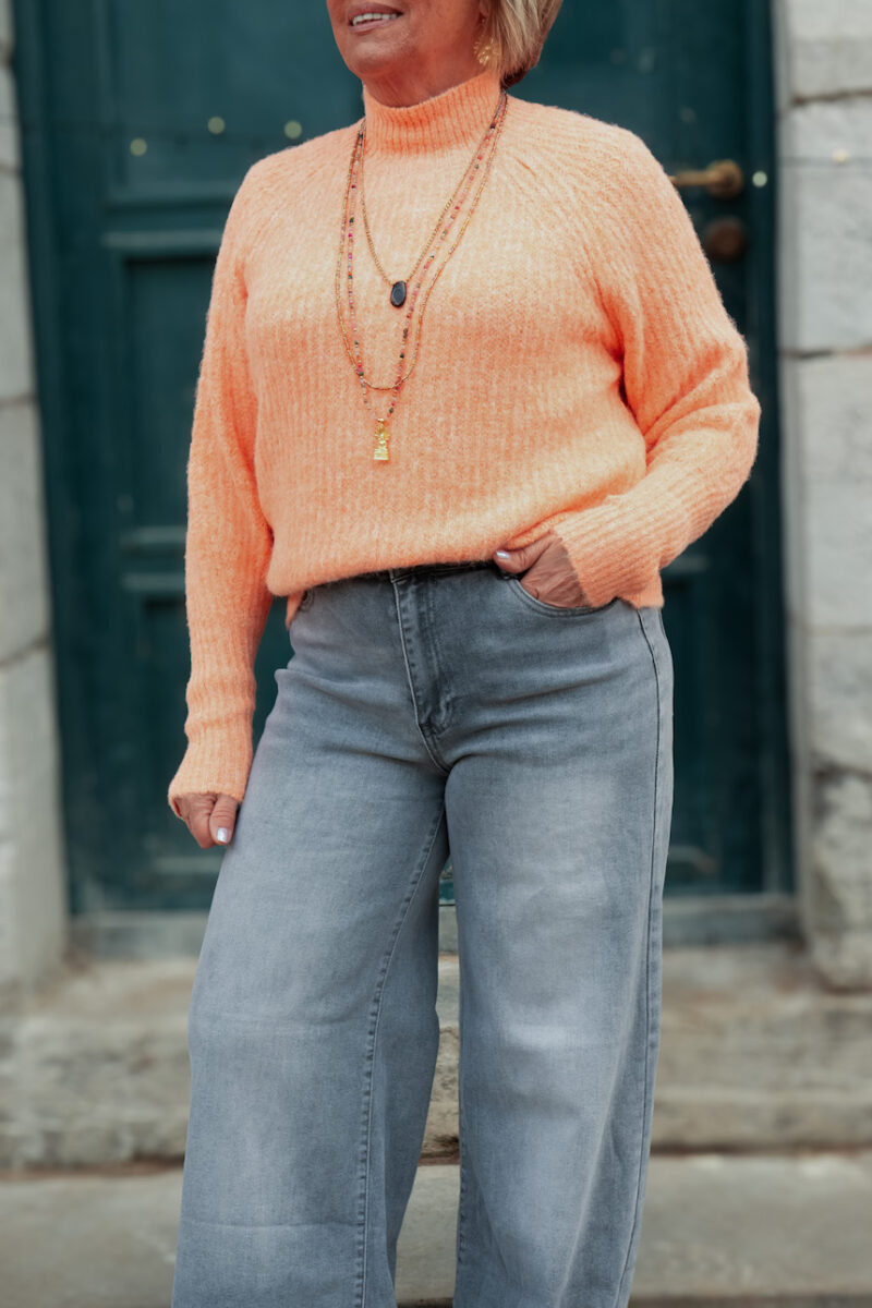 pull col montant orange 01
