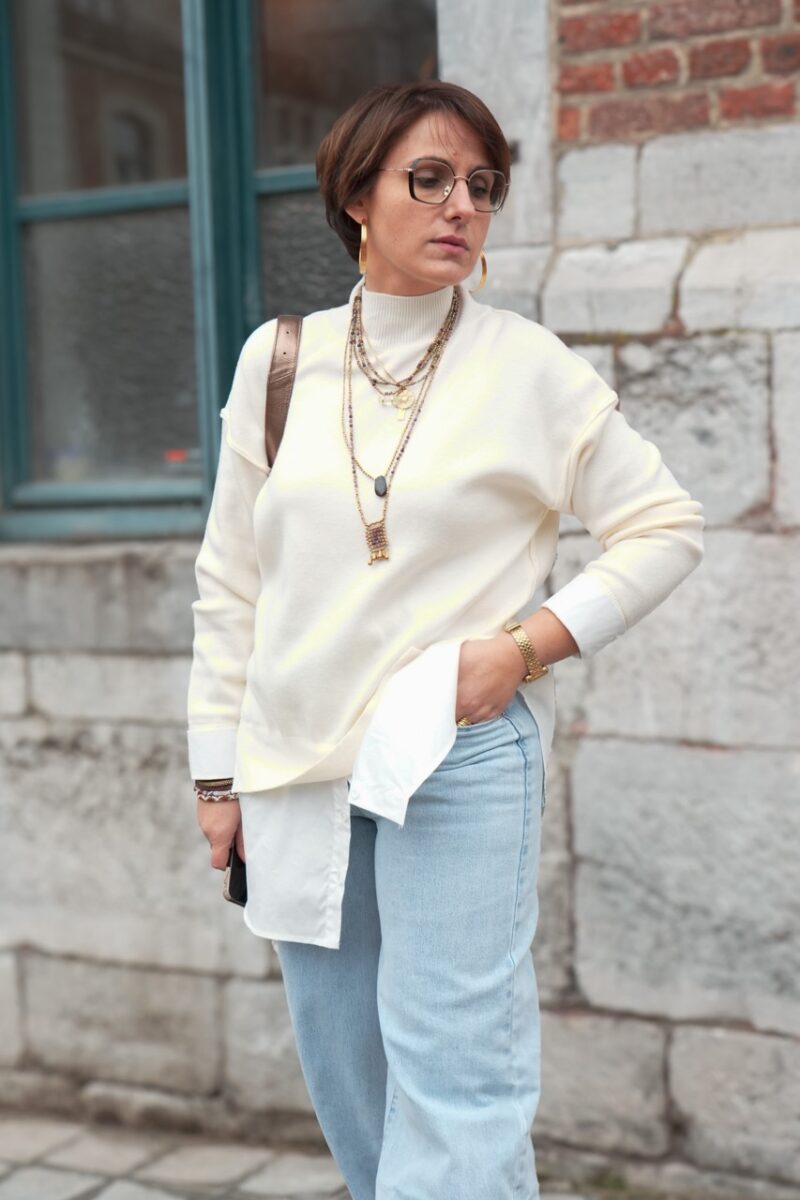 pull col montant avec detail chemise beige 04