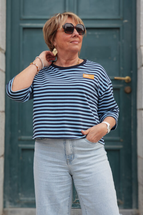 T-shirt ligné coupe droite avec écusson - Dress for yourself - Marine et bleu ciel