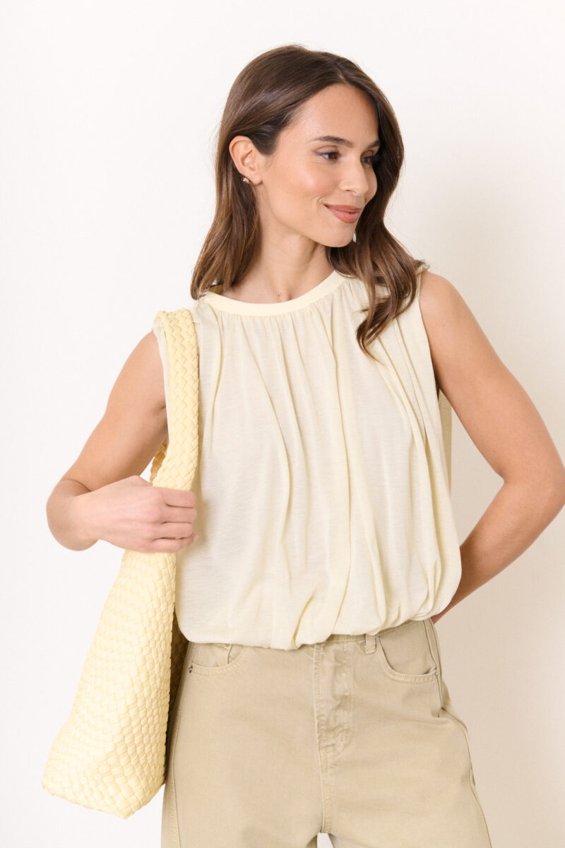 t shirt sans manche col rond jaune 01