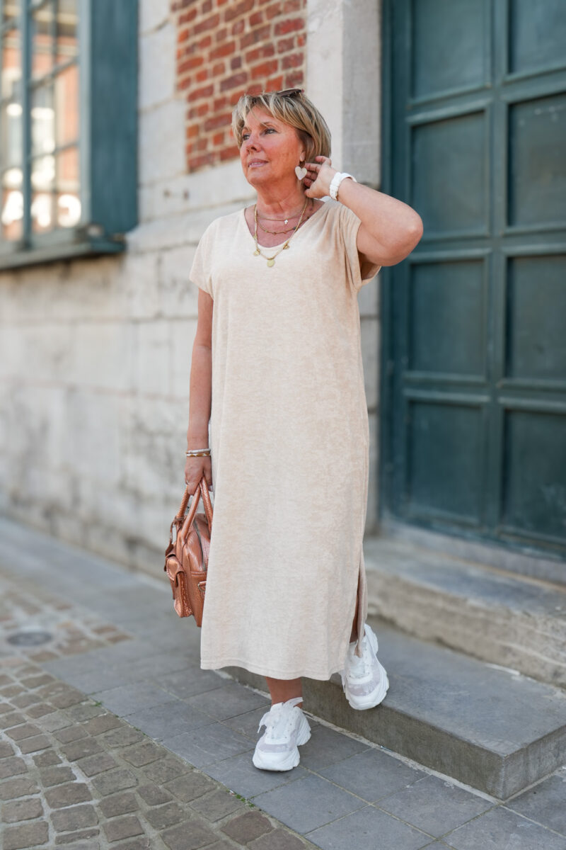 robe en eponge col v erin beige 18