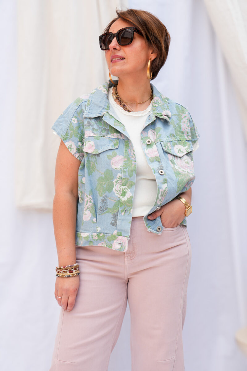 gilet-sans-manche-en-jeans-motif-fleuri_04 gilet sans manche en jeans motif fleuri 04