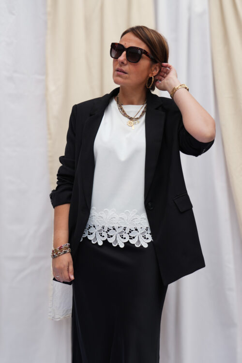 T-shirt avec broderie dans le bas - Blanc