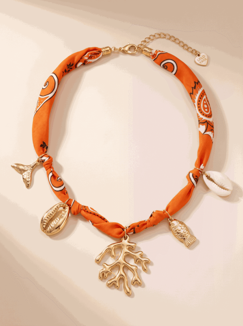 Collier en tissu avec charms océan - Maevie - Corail Collier en tissu avec charms océan - Maevie - Corail