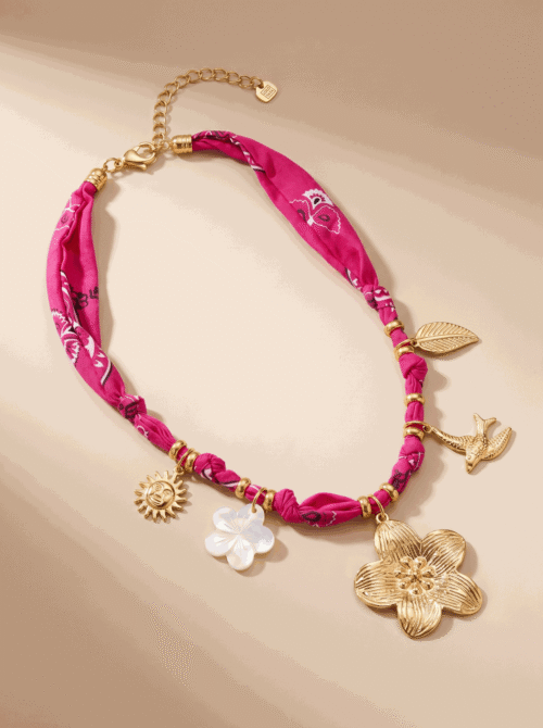 Collier en tissu avec charms fleur - Adhara - Fuchsia